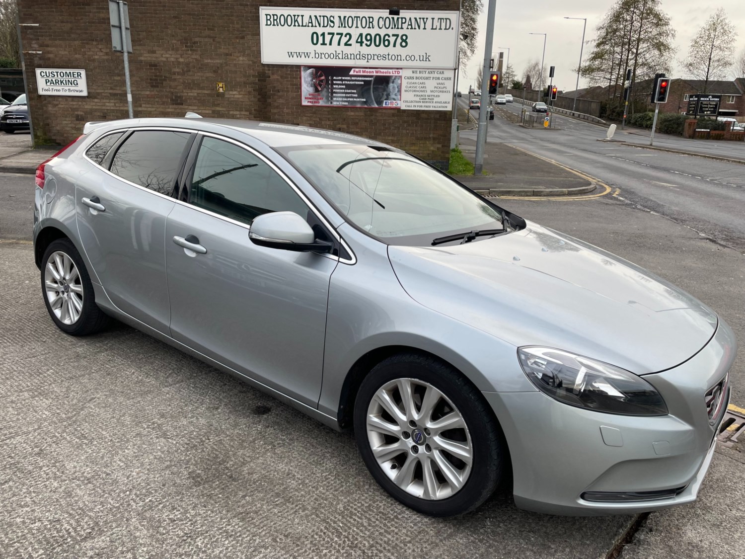 Volvo V40 Listing Image