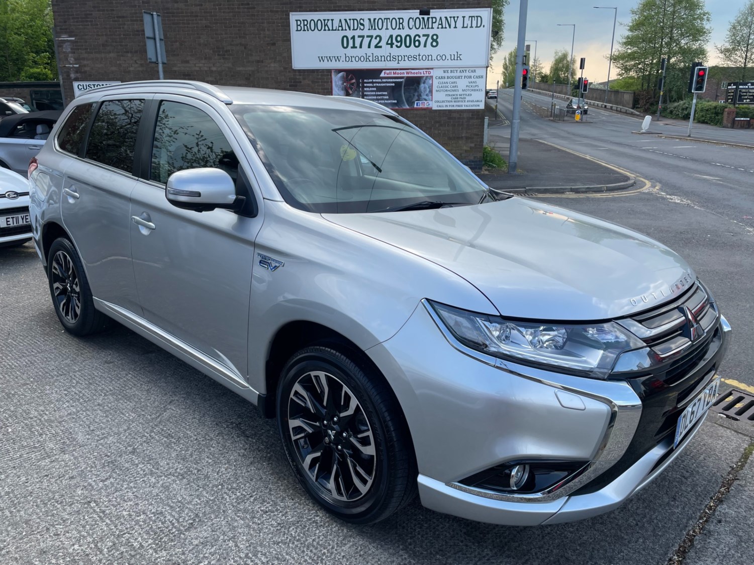 Mitsubishi Outlander Listing Image