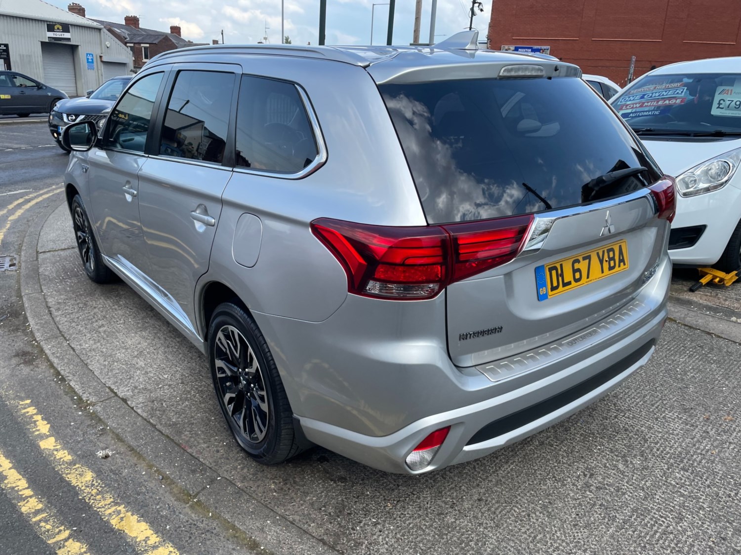 Mitsubishi Outlander Listing Image