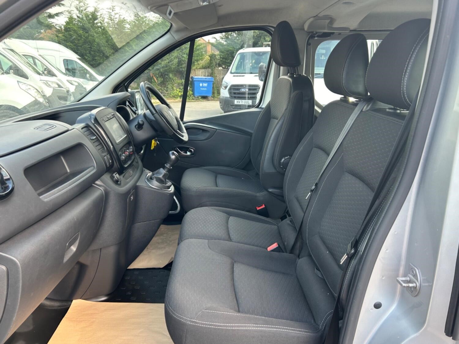 Vauxhall Vivaro Listing Image