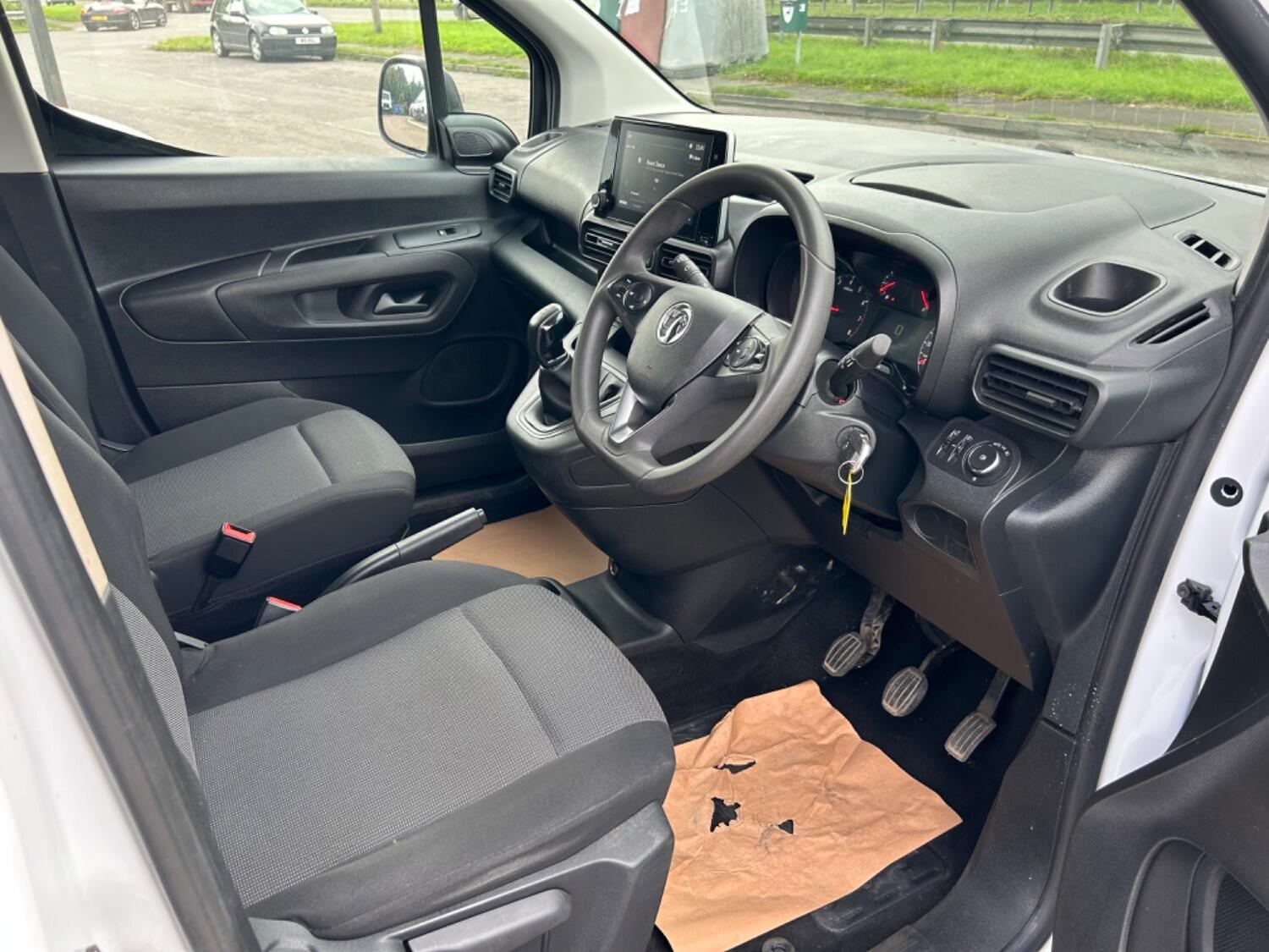 Vauxhall Combo Listing Image