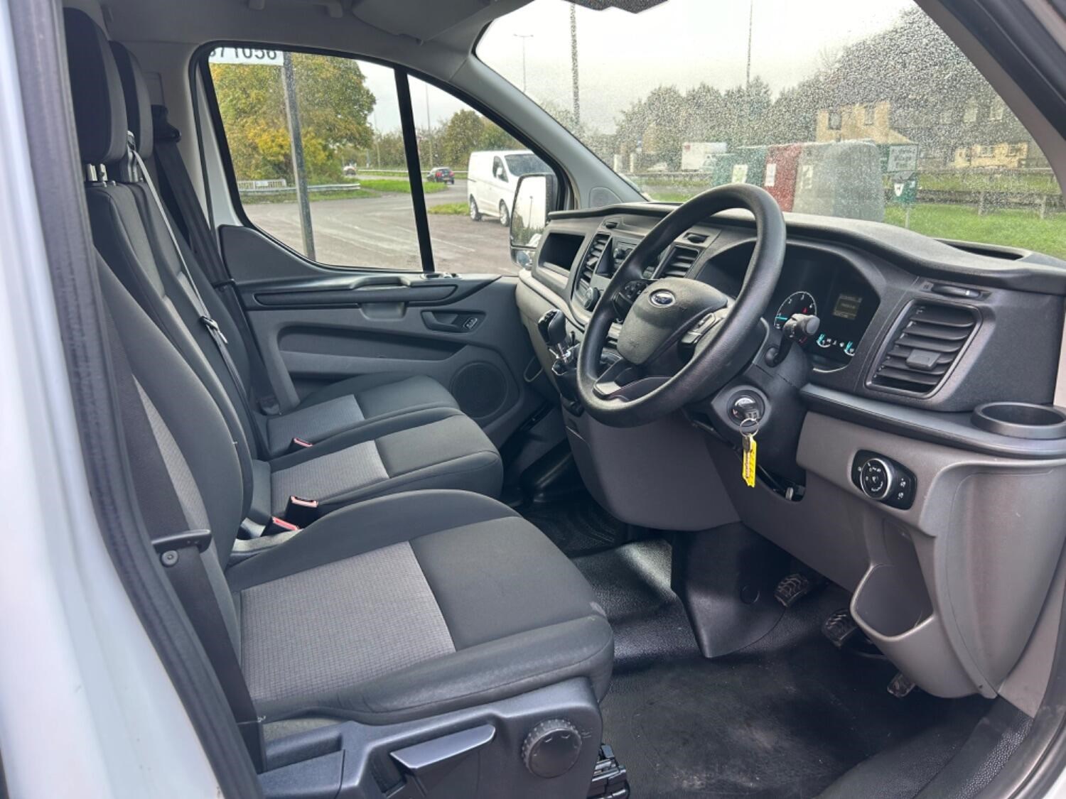 Ford Transit Custom Listing Image