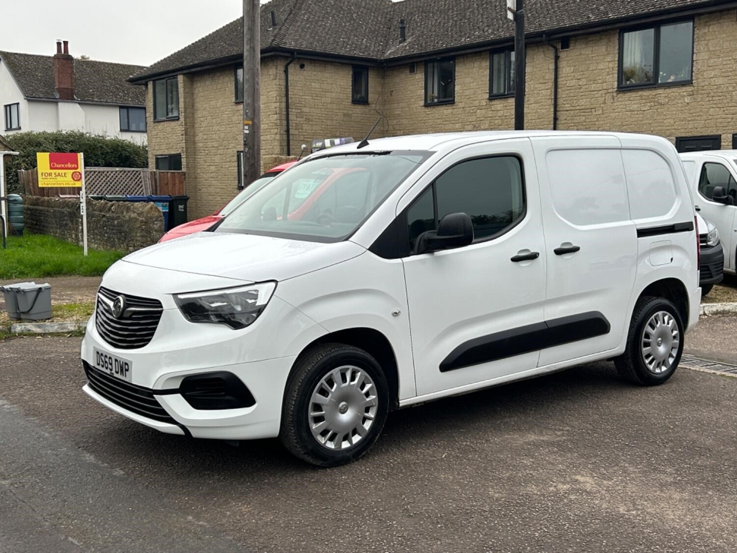 Vauxhall Combo Listing Image