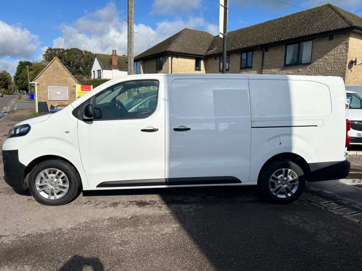 Vauxhall Vivaro Listing Image