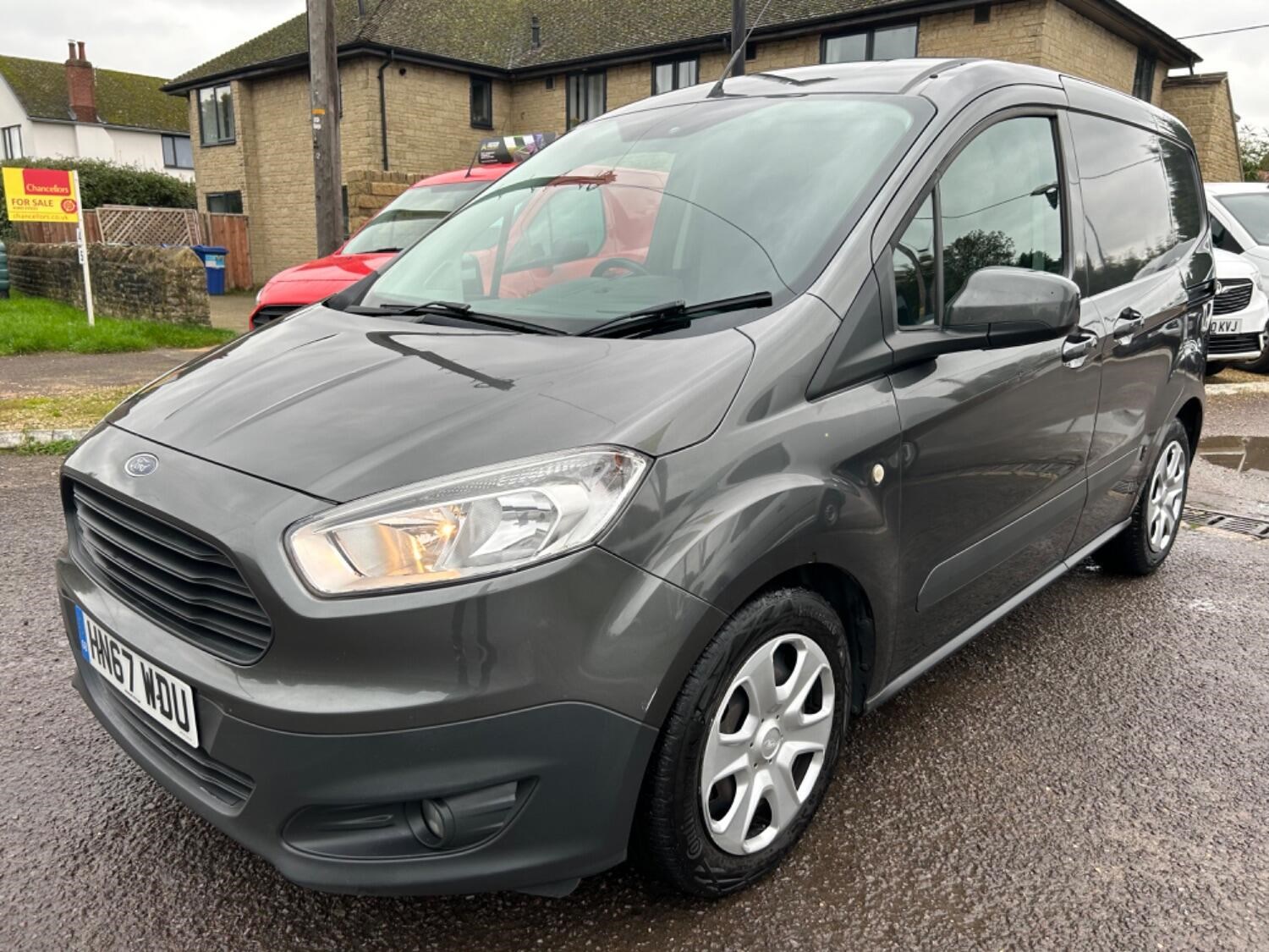 Ford Transit Courier Listing Image