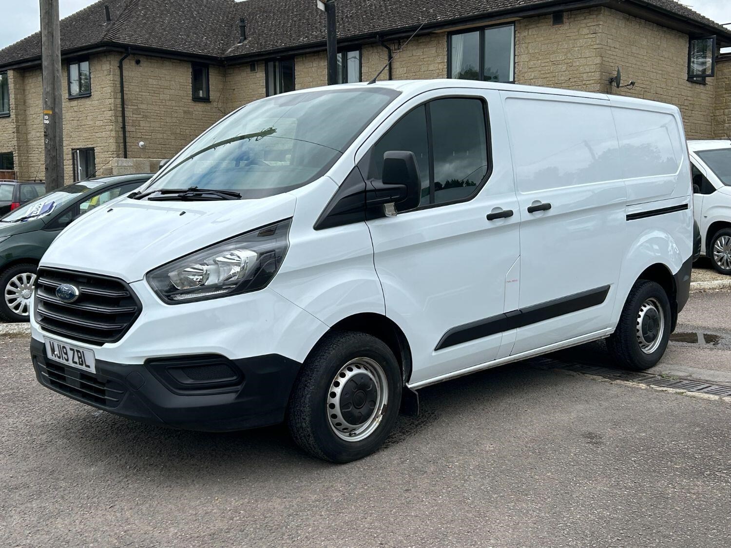 Ford Transit Custom Listing Image