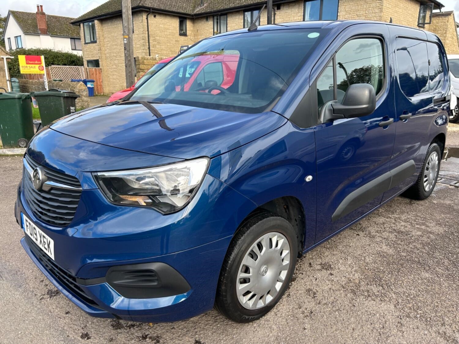 Vauxhall Combo Listing Image