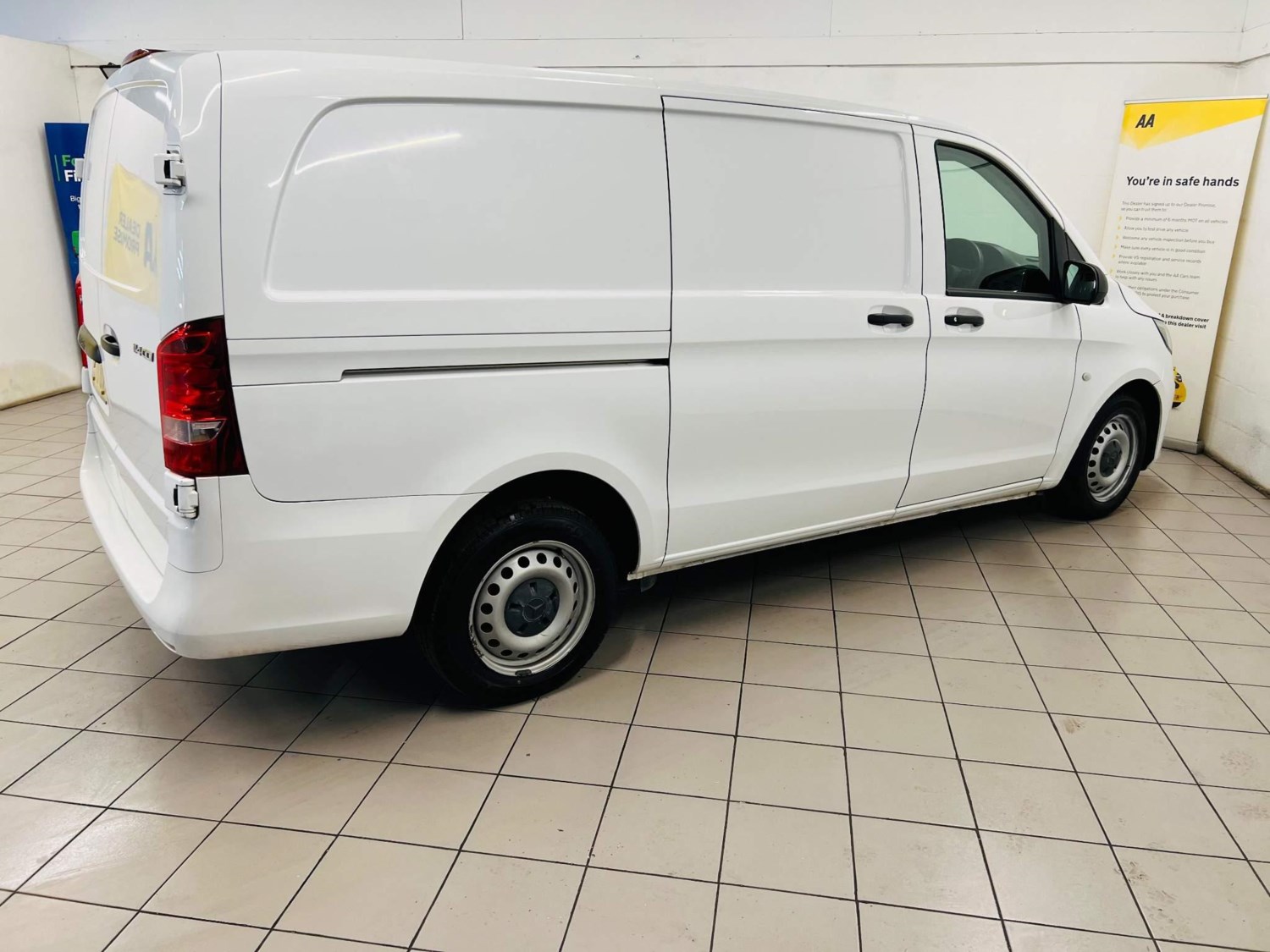 Mercedes-Benz Vito Listing Image