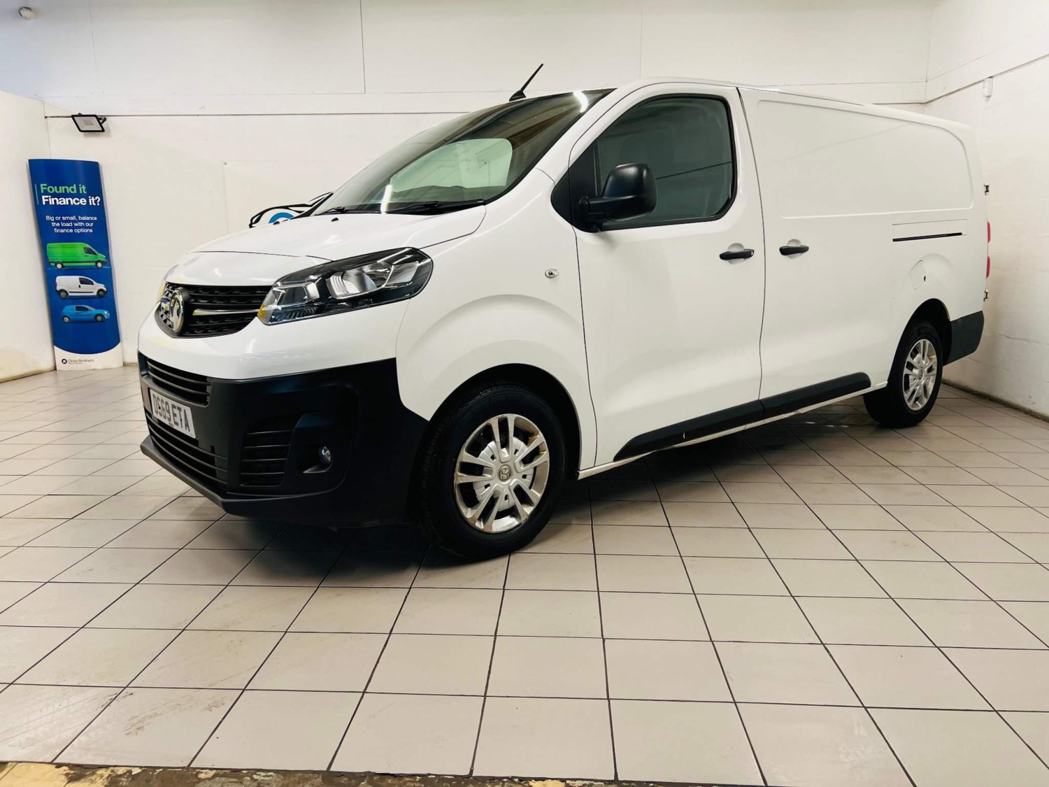 Vauxhall Vivaro Listing Image