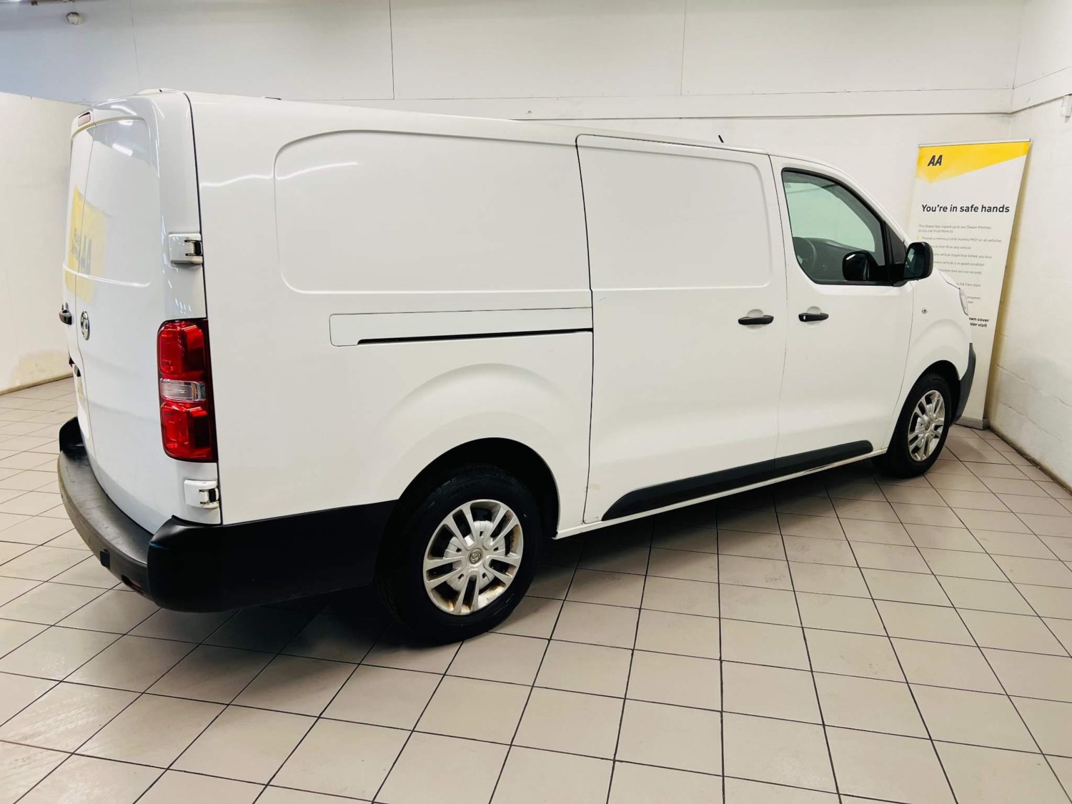 Vauxhall Vivaro Listing Image