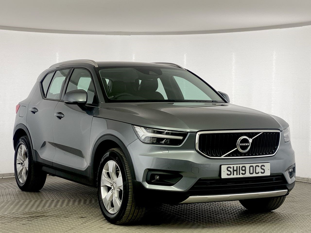 Volvo XC40 Listing Image