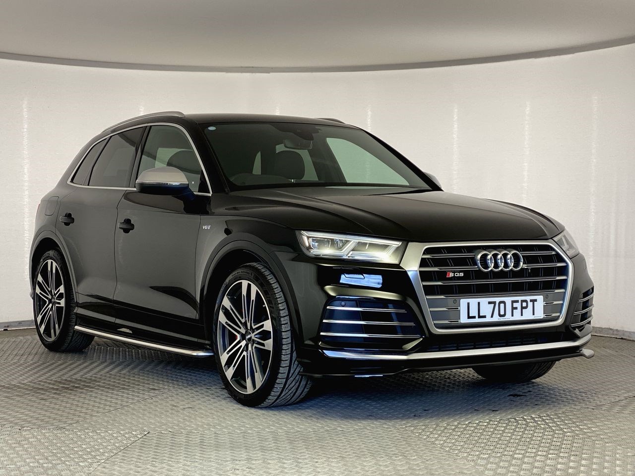 Audi Q5 Listing Image