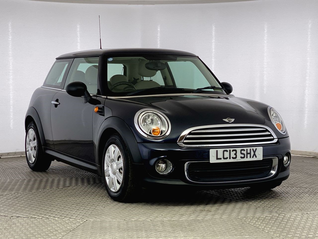 MINI Hatch Listing Image