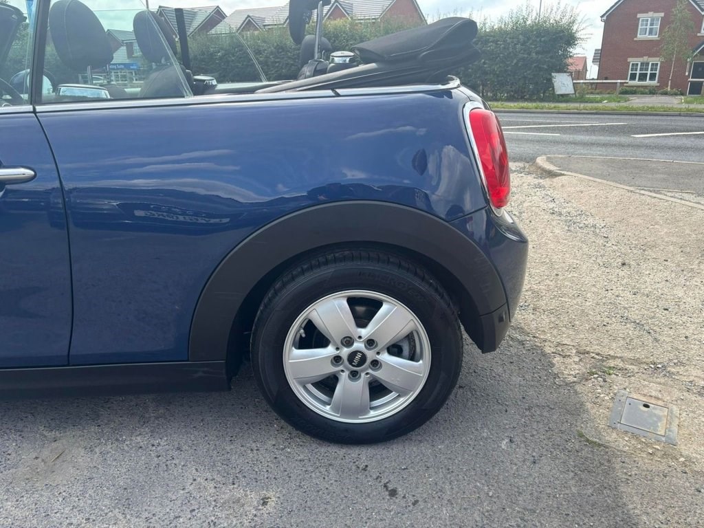 MINI Convertible Listing Image