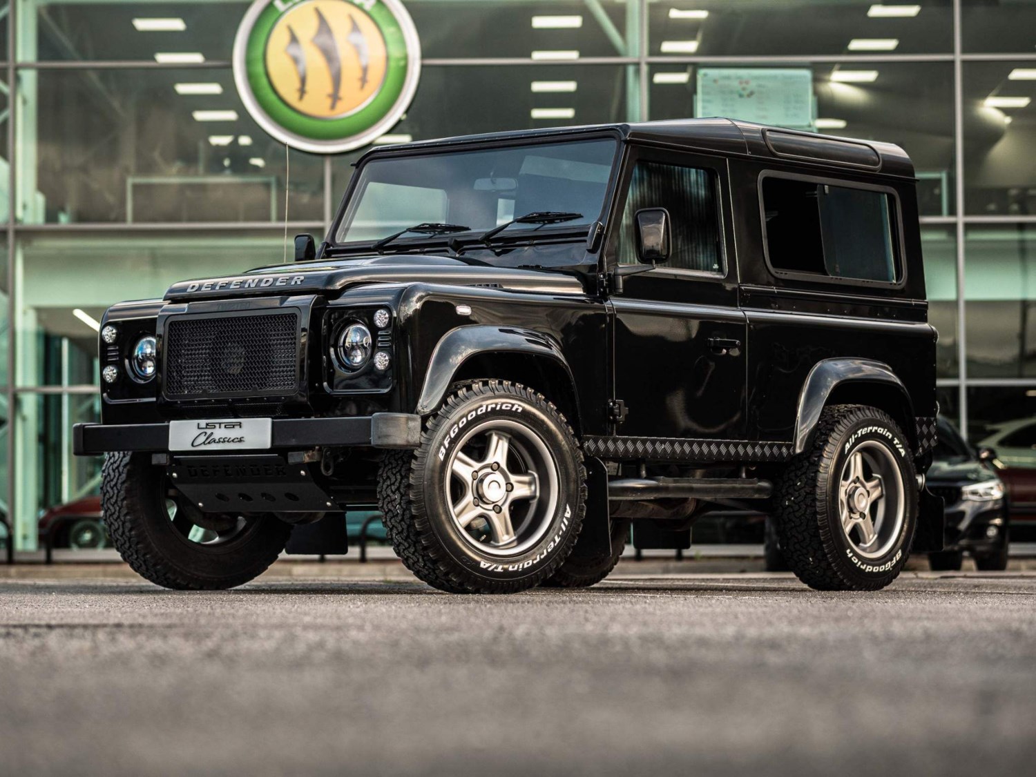 Land Rover Defender 90 Listing Image