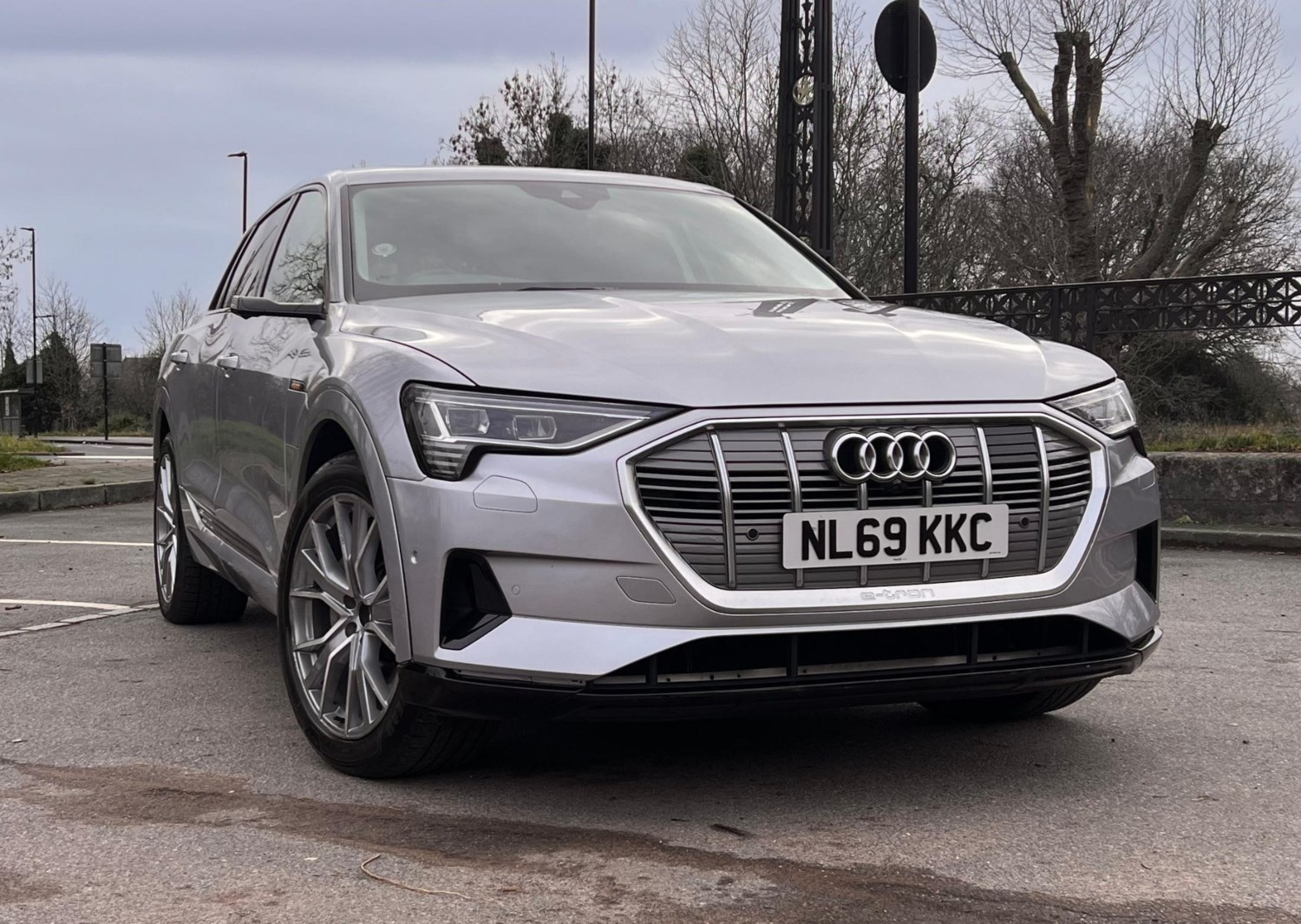 Audi e-tron Listing Image