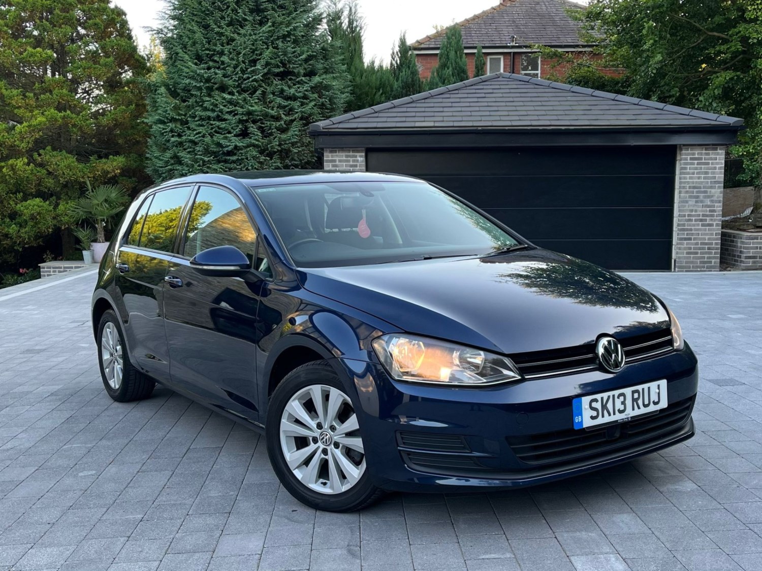 Volkswagen Golf Listing Image