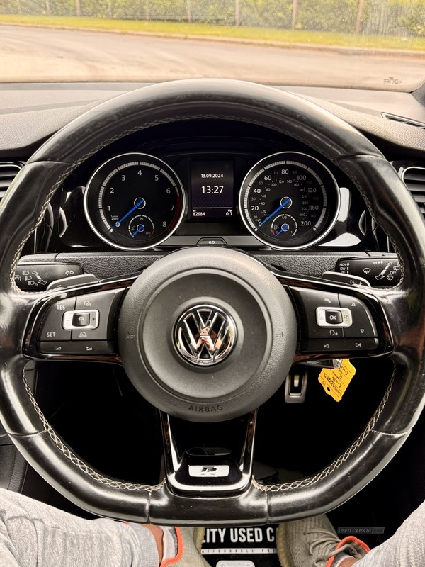 Volkswagen Golf Listing Image