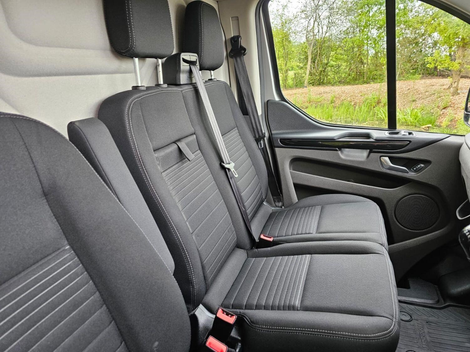 Ford Transit Custom Listing Image