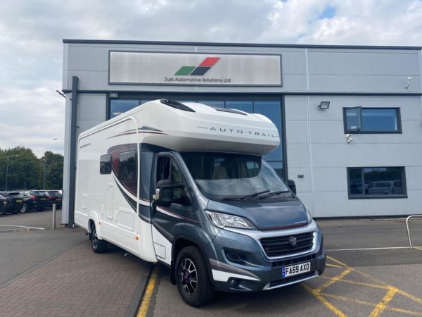 (2019) Auto-Trail TRACKER FB AUTOMATIC RHD FIXED BED/4 BERTH/AUTOMATIC