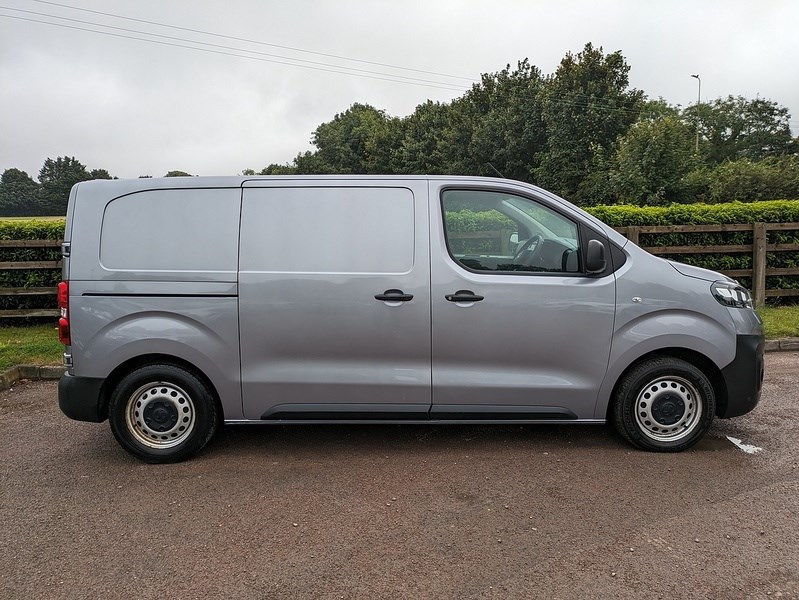 Vauxhall Vivaro Listing Image