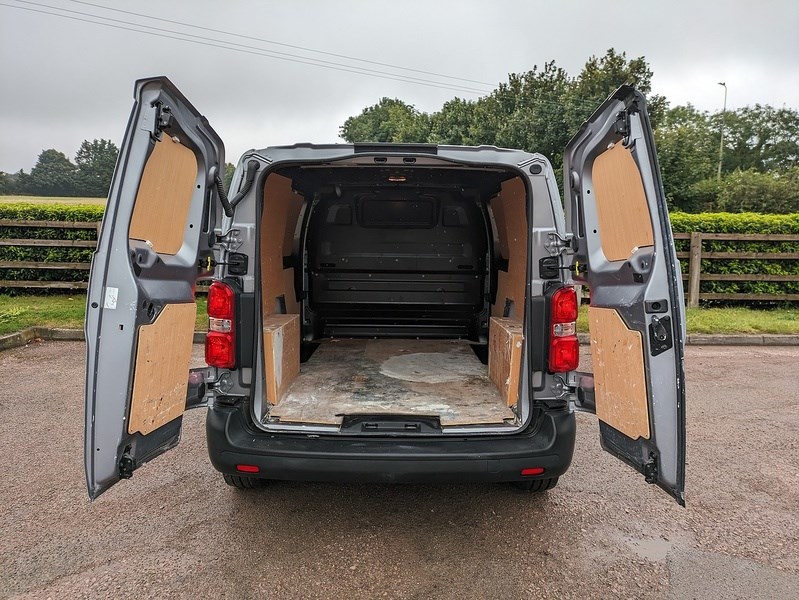 Vauxhall Vivaro Listing Image