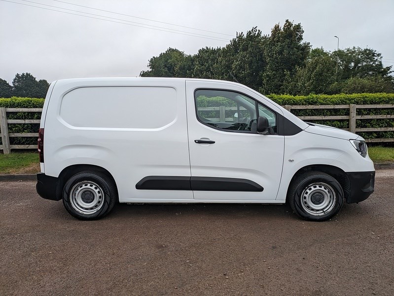 Vauxhall Combo Listing Image