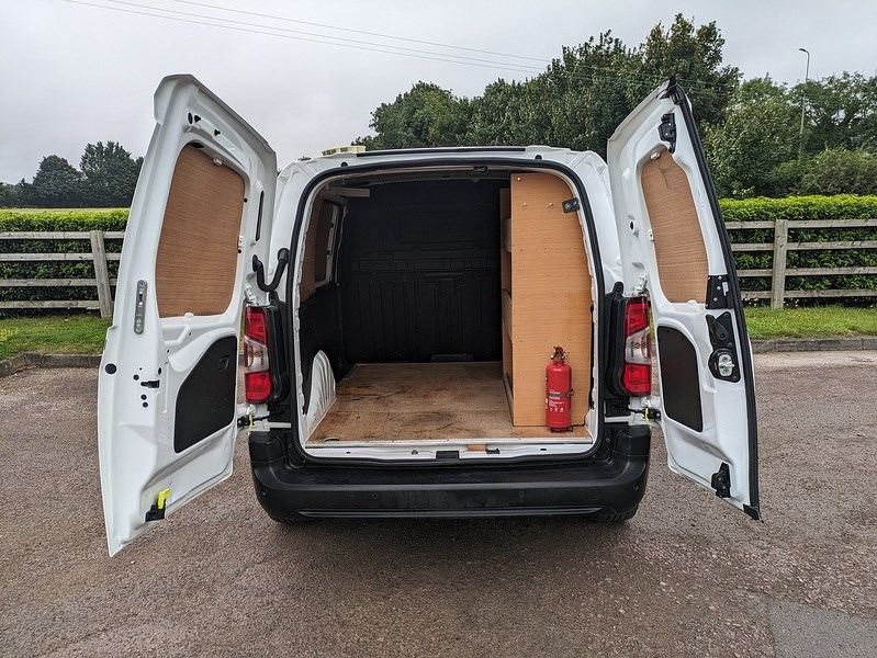 Vauxhall Combo Listing Image