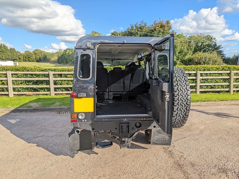 Land Rover Defender Listing Image