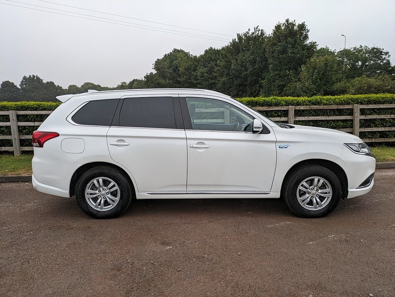 Mitsubishi Outlander Listing Image