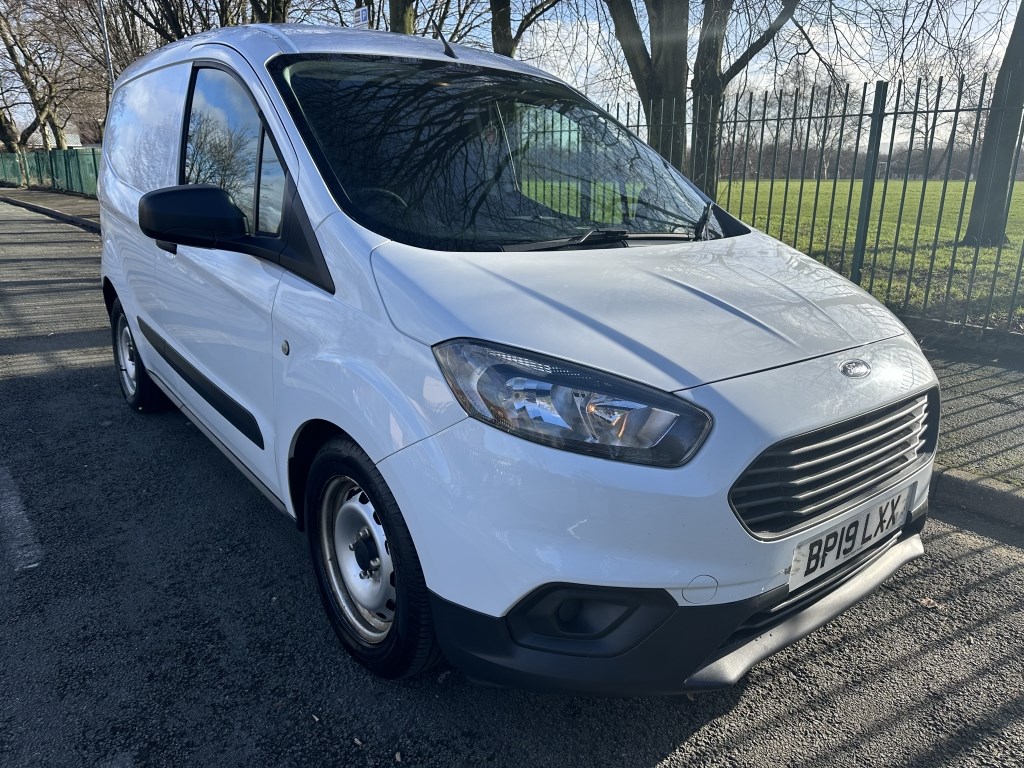 Ford Transit Courier Listing Image