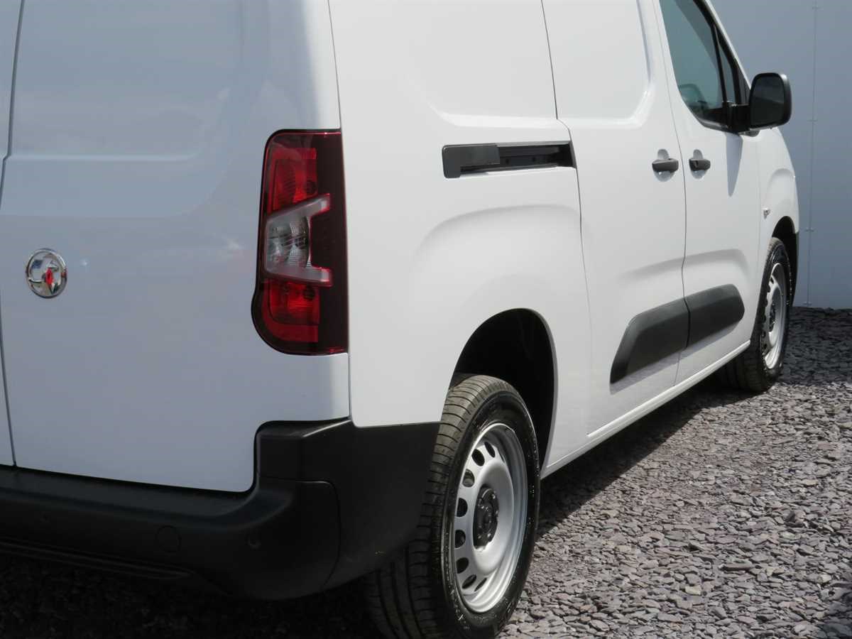 Vauxhall Combo Listing Image