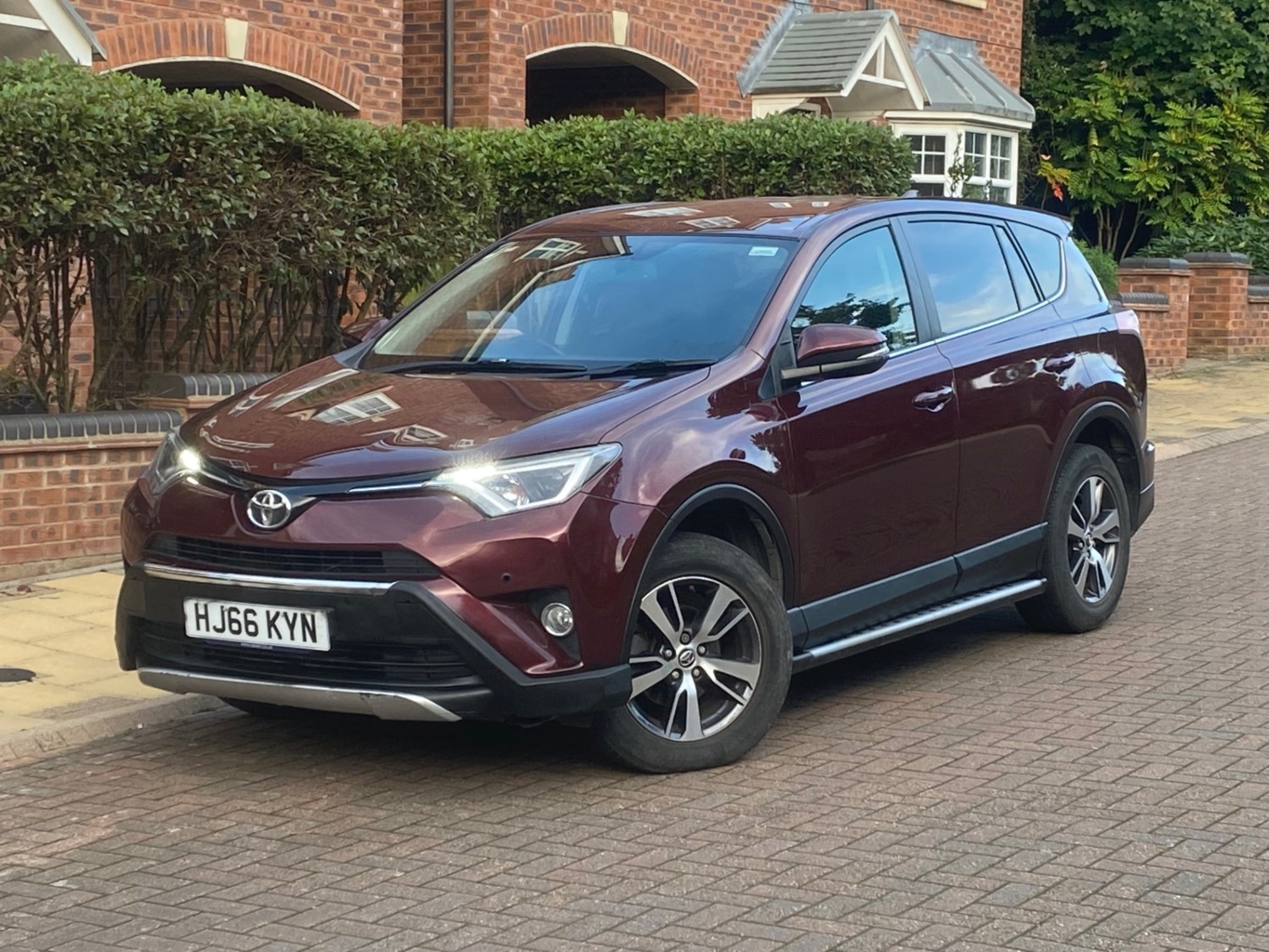 Toyota RAV4 Listing Image