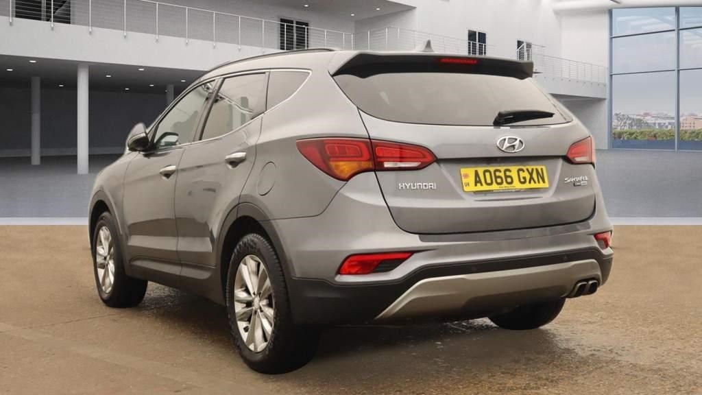 Hyundai Santa Fe Listing Image