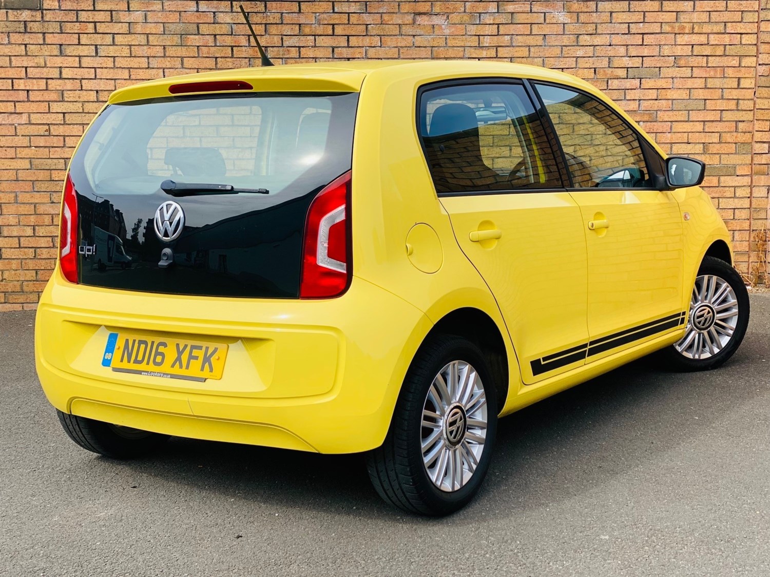 Volkswagen up! Listing Image