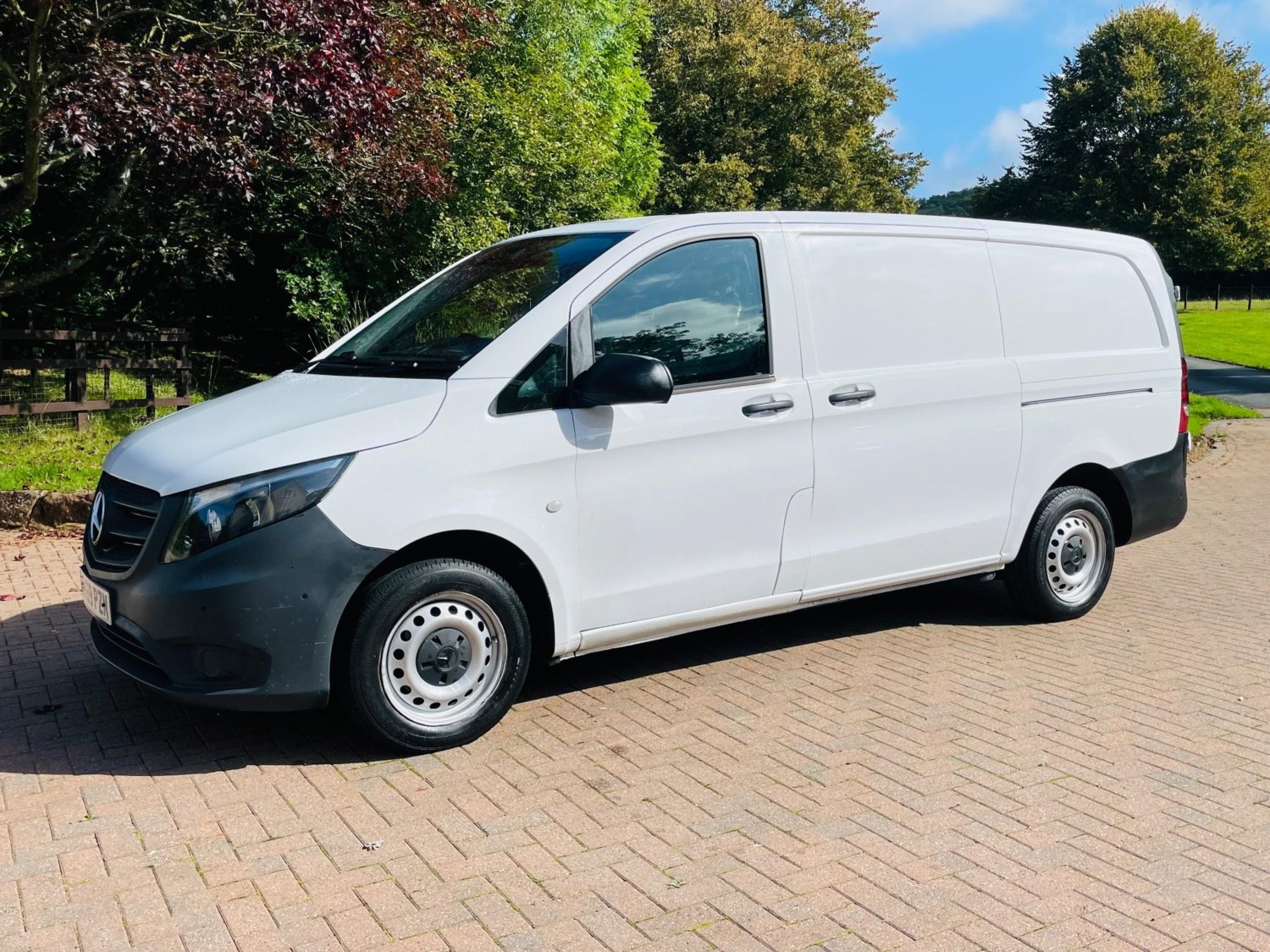 Mercedes-Benz Vito Listing Image