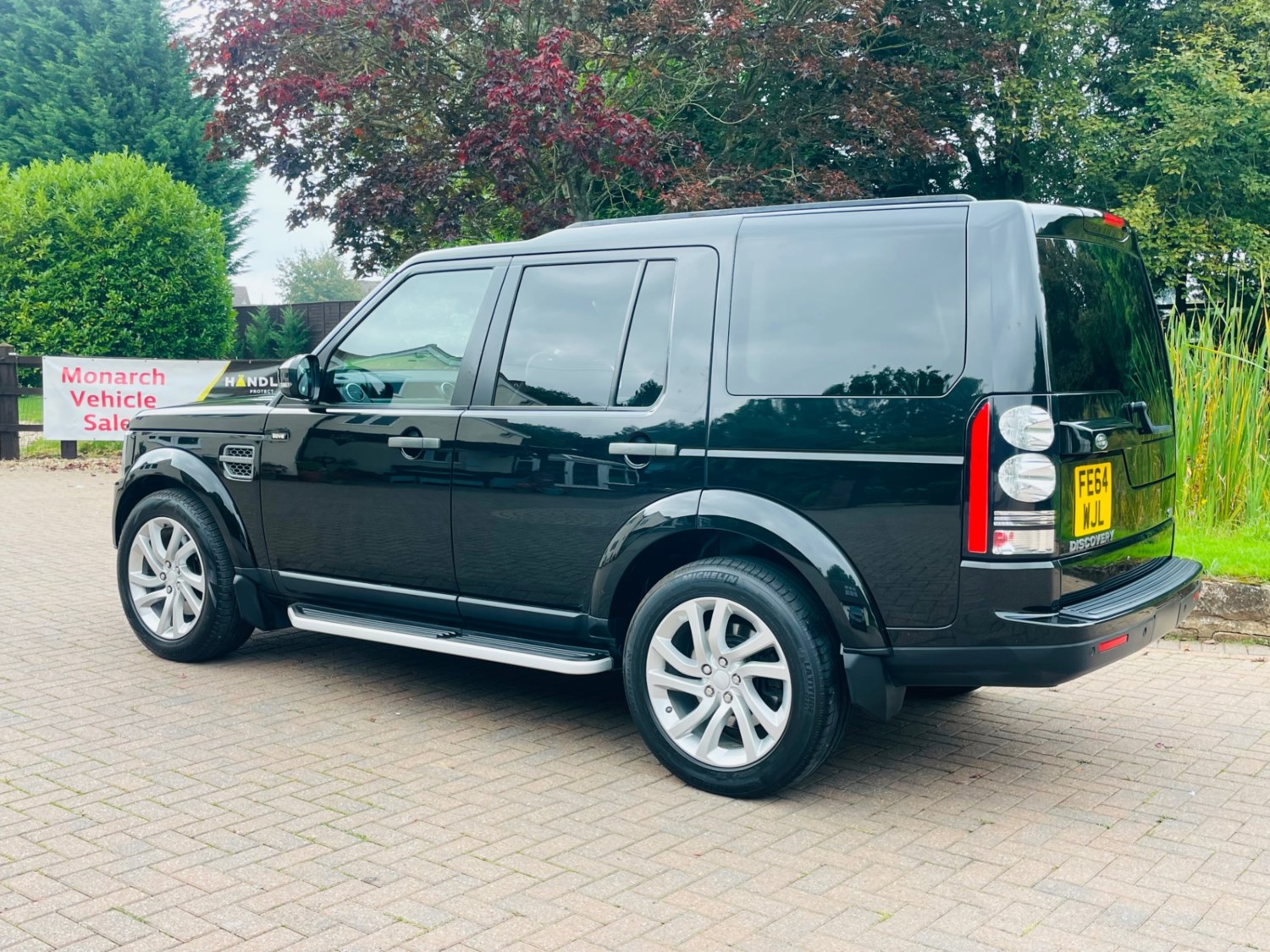 Land Rover Discovery Listing Image