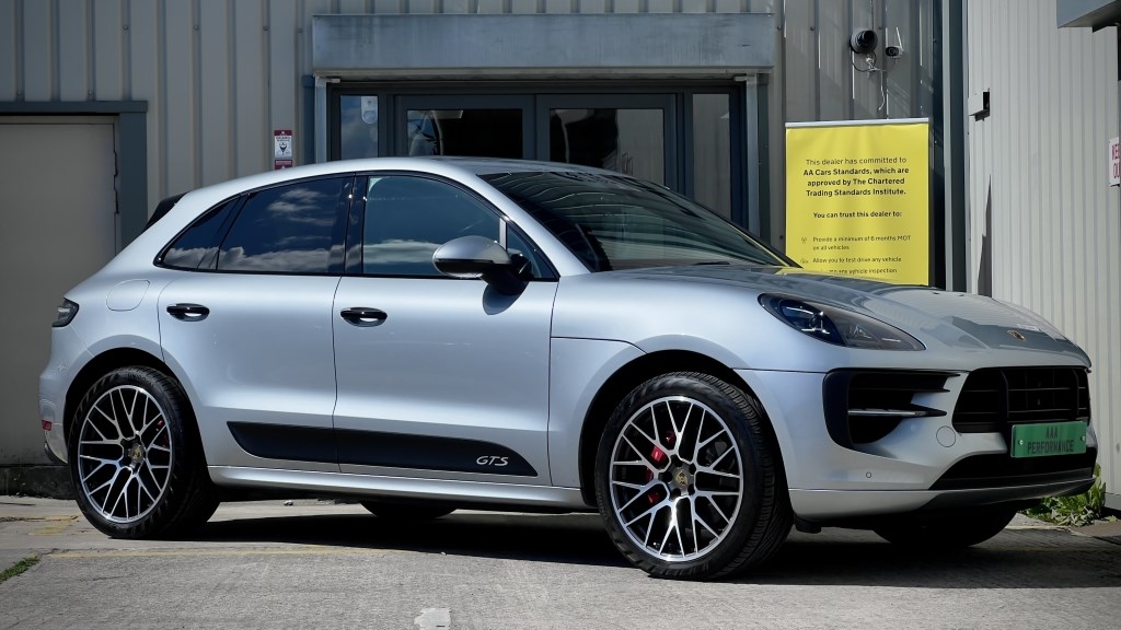 Porsche Macan Listing Image