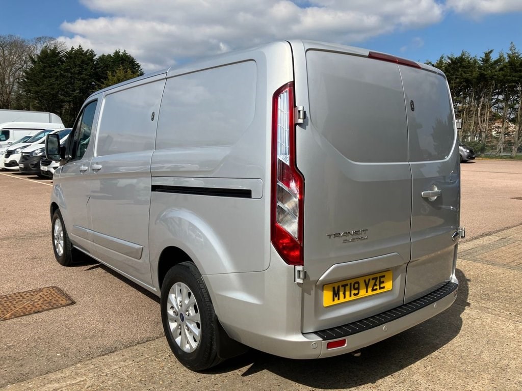 Ford Transit Custom Listing Image