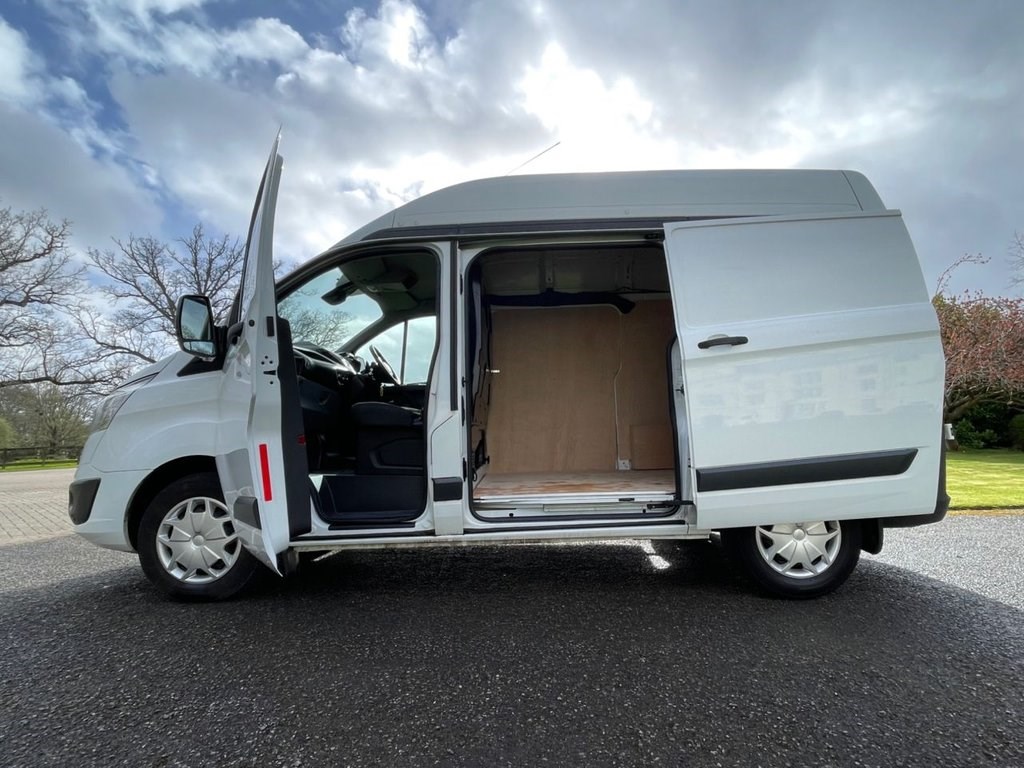 Ford Transit Custom Listing Image