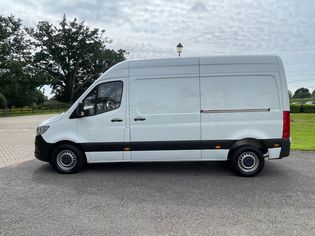 Mercedes-Benz Sprinter Listing Image