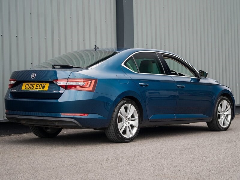 Skoda Superb Listing Image