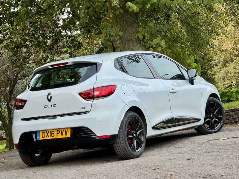 Renault Clio Listing Image