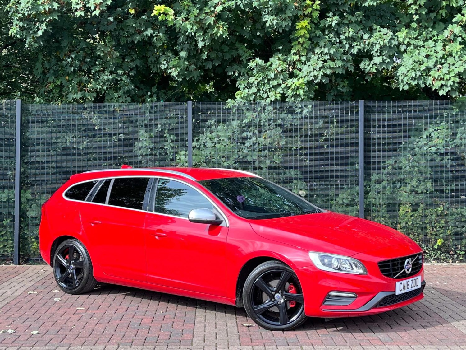 Volvo V60 Listing Image