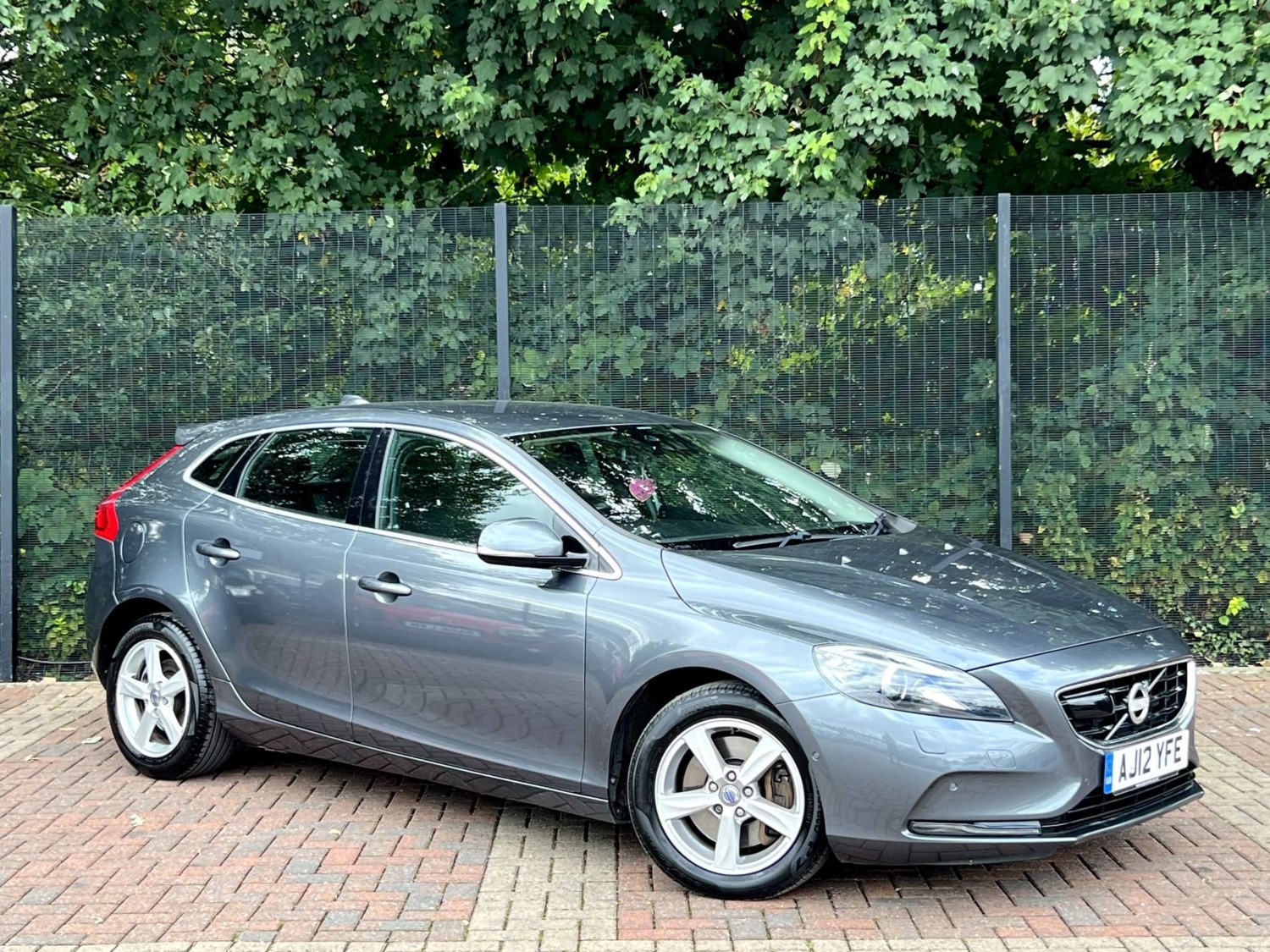 Volvo V40 Listing Image