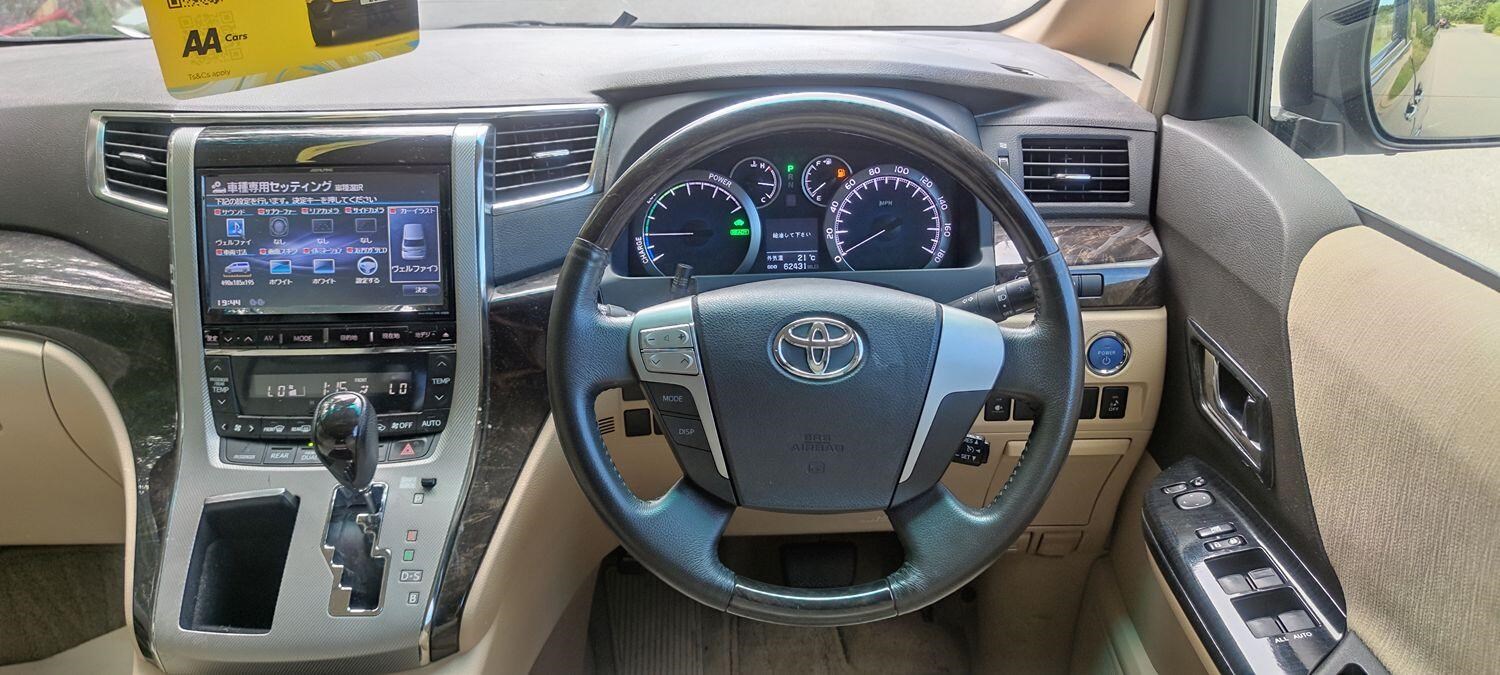 Toyota Vellfire Listing Image