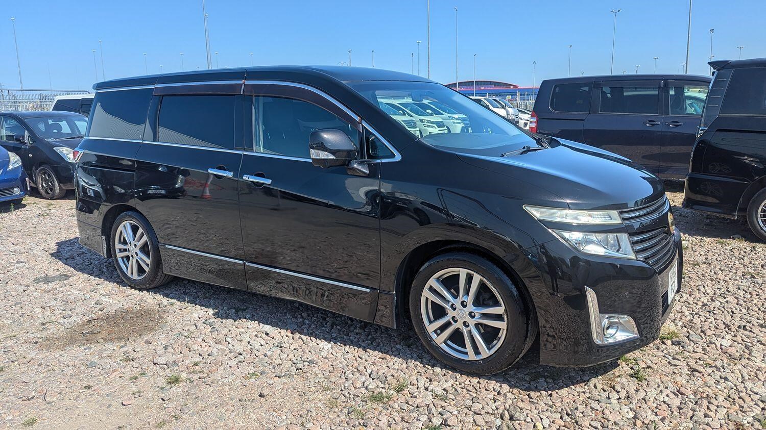 Nissan Elgrand Listing Image