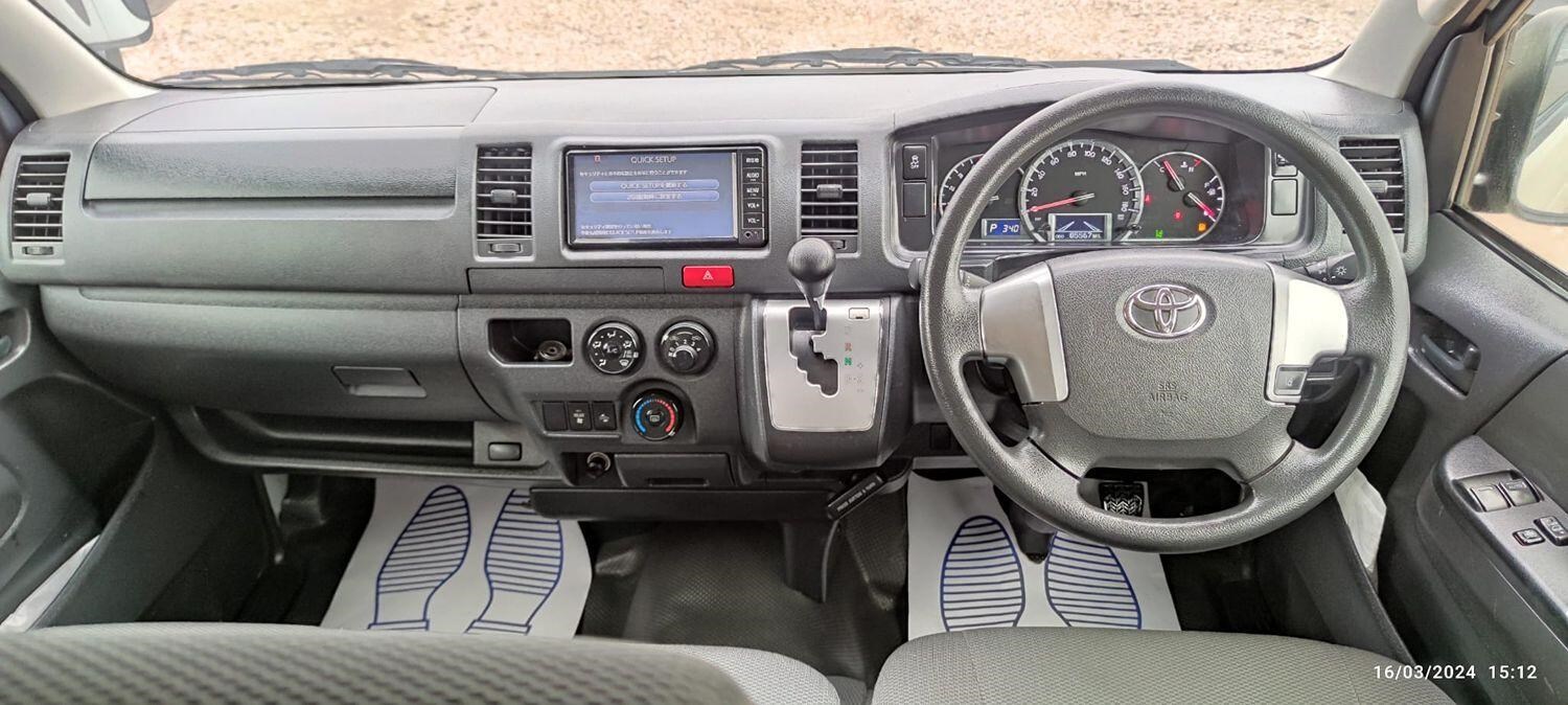 Toyota HiAce Listing Image