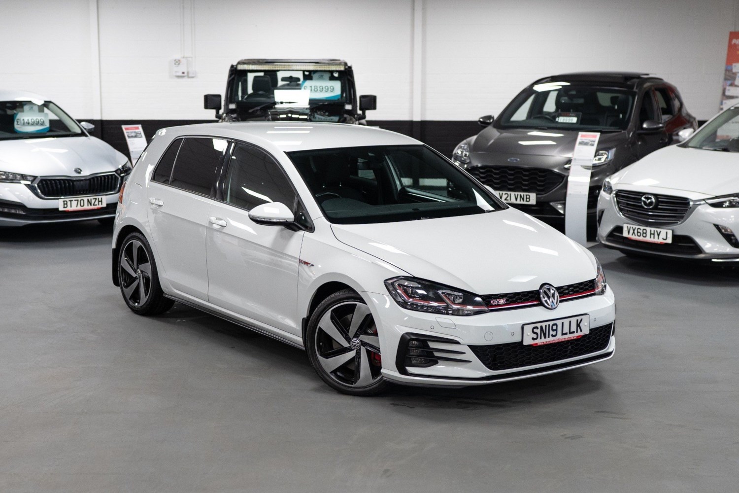 Volkswagen Golf Listing Image