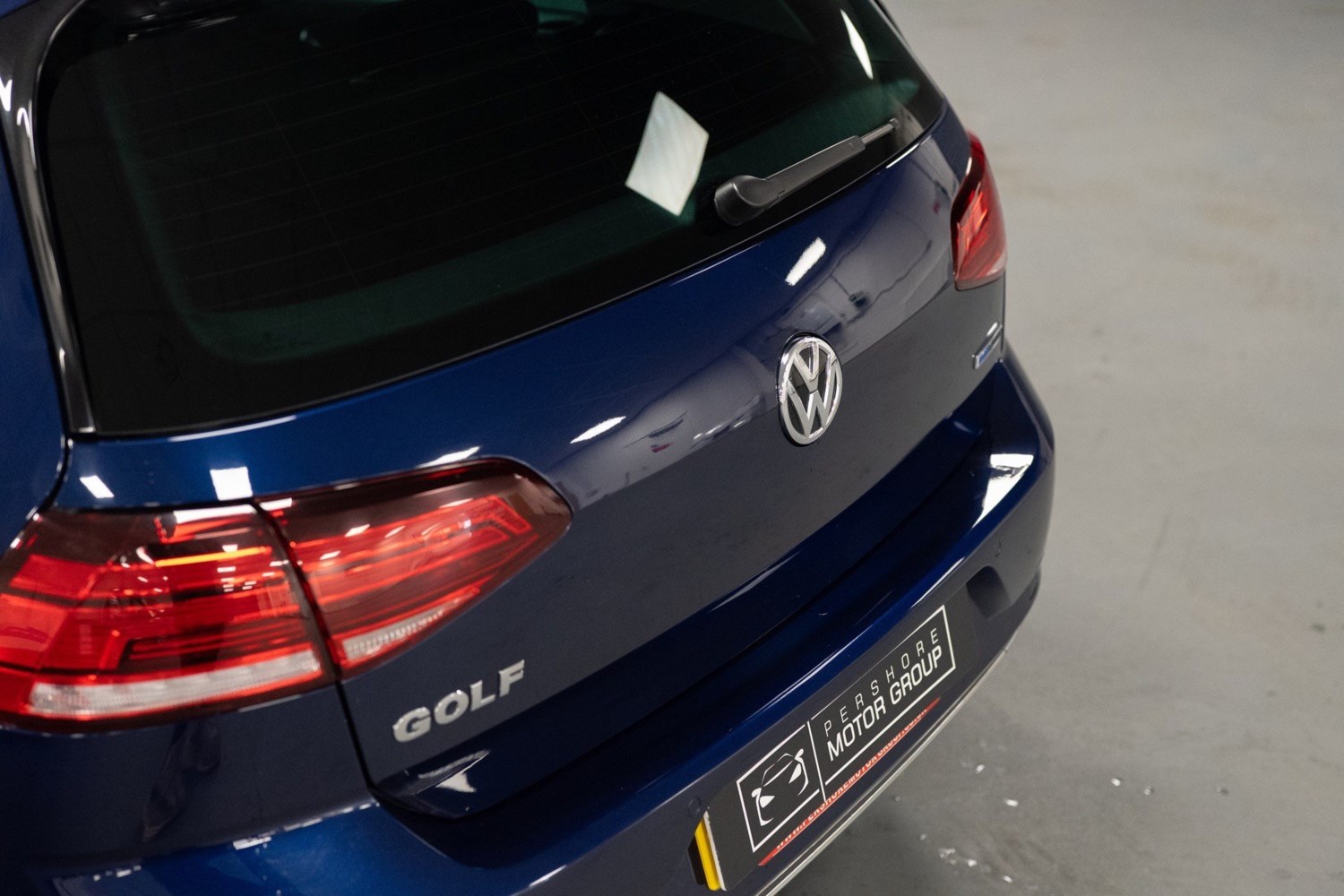 Volkswagen Golf Listing Image